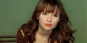   / Emily Browning -  - Yansk.ru