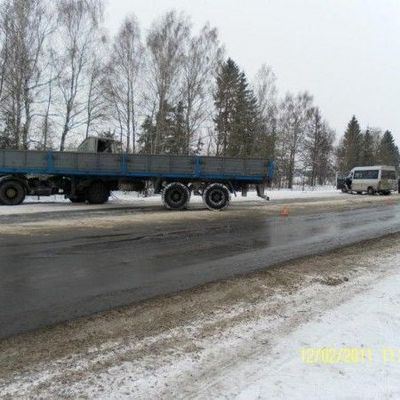 Три человека погибли при столкновении маршрутки и грузовика - Брянск - Yansk.ru