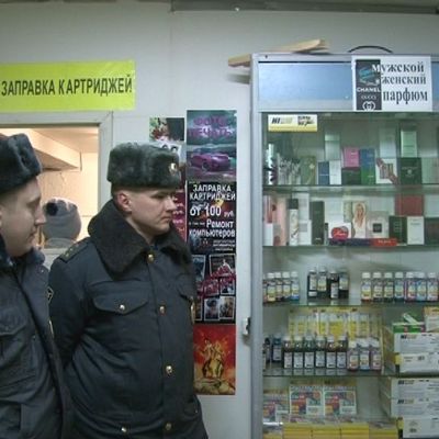 В Бежице полицейские пресекли торговлю контрафактной парфюмерией - Брянск - Yansk.ru