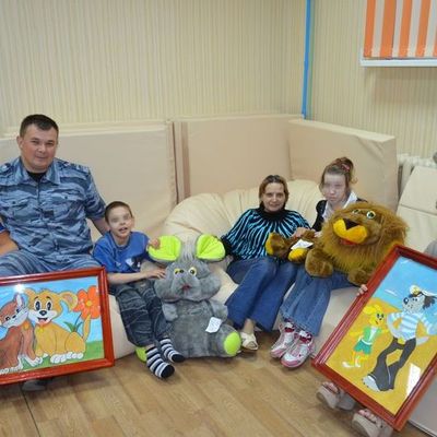 В Брянске сотрудники и осужденные исправительной колонии передали подарки детям с ограниченными возможностями - Брянск - Yansk.ru