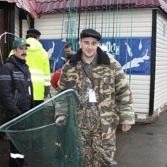 Сотрудник БКС вернулся с корпоративной рыбалки с форелью - Брянск - Yansk.ru
