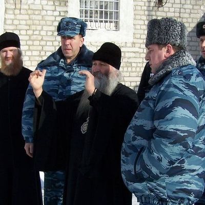 Епископ Брянский и Севский Феофилакт посетил Брянскую колонию номер два - Брянск - Yansk.ru