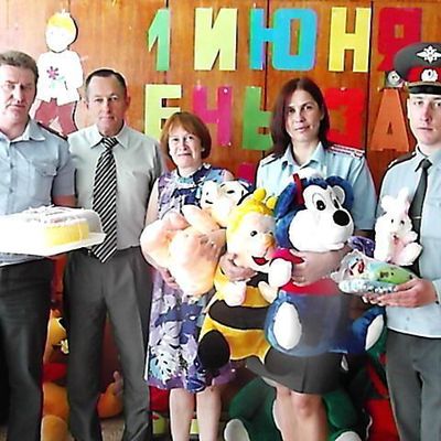 Сотрудники полиции подарили праздник трудным подросткам - Брянск - Yansk.ru
