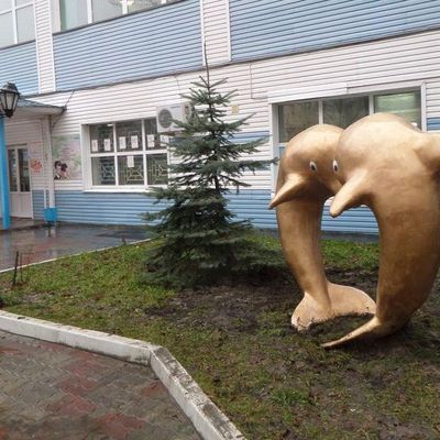Брянских золотистых дельфинов убрали со Славянской площади - Брянск - Yansk.ru