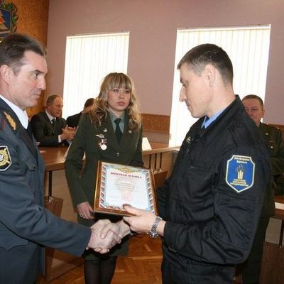 Cотрудника ЧОП, задержавшего разбойника, наградили почетной грамотой УВД - Брянск - Yansk.ru