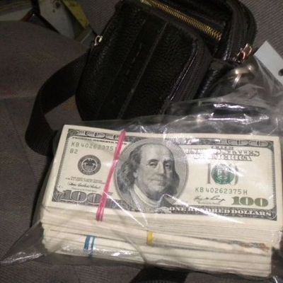 В пункте пропуска Троебортное обнаружены доллары и рубли в барсетке у водителя - Брянск - Yansk.ru