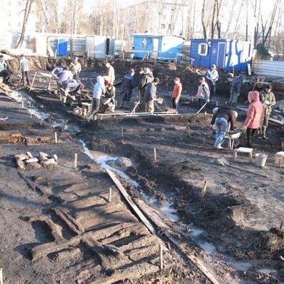 В Великом Новгороде археологи нашли древнейшую российскую вилку - Брянск - Yansk.ru