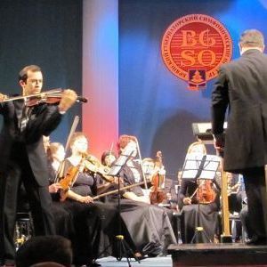Брянский губернаторский оркестр представил зрителю антикварную итальянскую скрипку Амати - Брянск - Yansk.ru