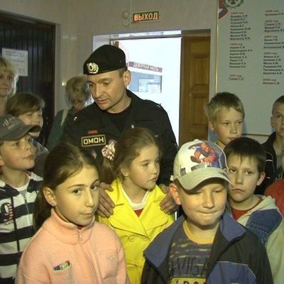 Дети сотрудников посетили ОМОН - Брянск - Yansk.ru