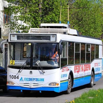 В Брянске троллейбус №2 врезался в легковой автомобиль - Брянск - Yansk.ru