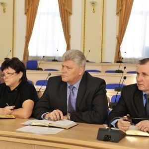 Глава региона Николай Денин не продлил служебные контракты с тремя заместителями - Брянск - Yansk.ru