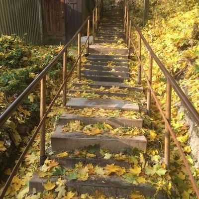 Завершился ремонт лестницы к памятнику Артиллеристам - Брянск - Yansk.ru