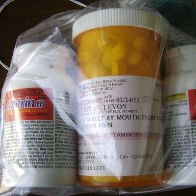 Наркотические таблетки под видом витаминов переправляли почтой из США - Брянск - Yansk.ru