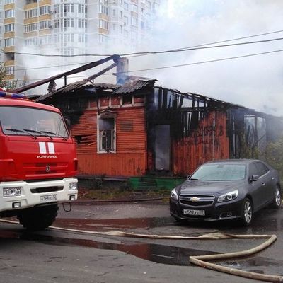 В Брянске сгорел исторический дом - Брянск - Yansk.ru