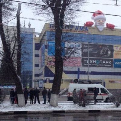 В Брянске эвакуирован крупный торговый центр из-за звонка о бомбе - Брянск - Yansk.ru