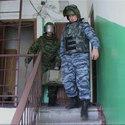 В Бежице в жилом доме обнаружен похожий на бомбу предмет - Брянск - Yansk.ru
