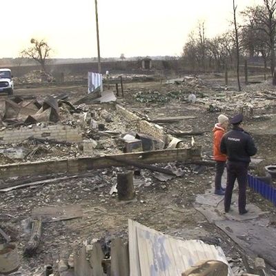 Сотрудники полиции задержали предполагаемую виновницу пожара, уничтожившего девять домов - Брянск - Yansk.ru