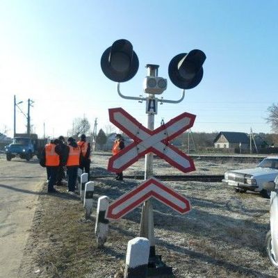 Под Брянском электричка сбила иномарку, водитель автомобиля погиб - Брянск - Yansk.ru