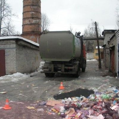 В Брянске мужчина погиб под колесами мусоровоза - Брянск - Yansk.ru