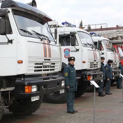 В воскресенье на площади Ленина состоялся показ специальной техники МЧС - Брянск - Yansk.ru