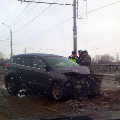 Огромная пробка в Брянске образовалась после ДТП на Октябрьском мосту - Брянск - Yansk.ru